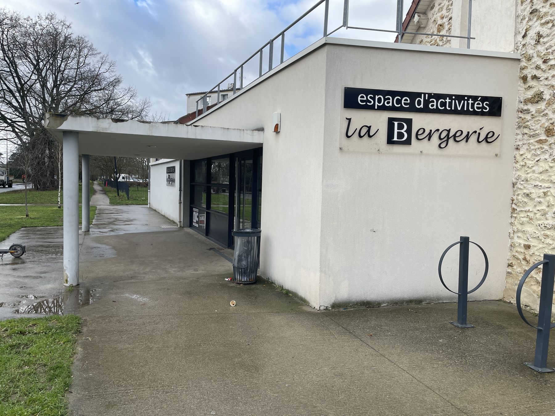 Entrée de l’espace d’activités la Bergerie
