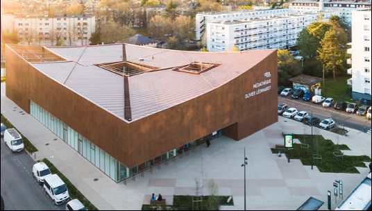 La Médiathèque Olivier Léonhardt vue du ciel